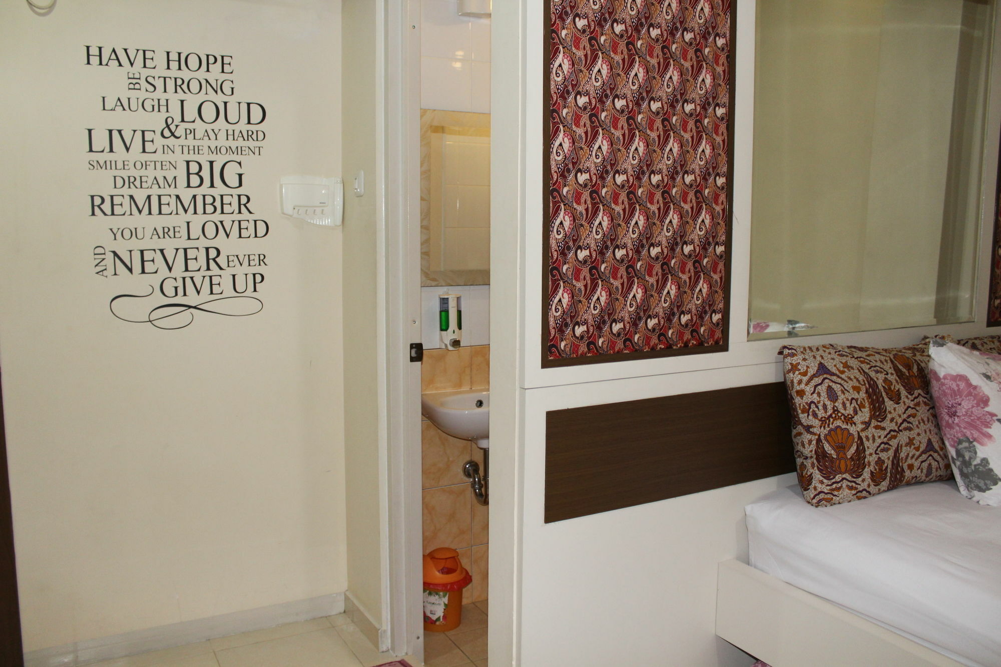 Kantos Guest House Jakarta Exterior photo